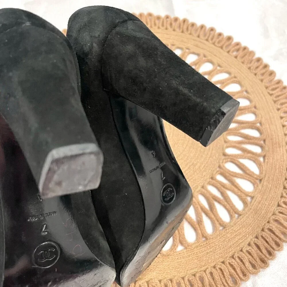 Chanel Black Suede CC Block Heel Pumps Size 7 A